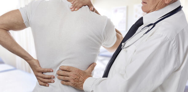Bild zu Therapie von Rückenschmerzen - Das richtige Maß finden 