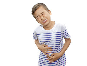 Bild zu Bauchschmerzen beim Kind - Was muss operiert werden? 