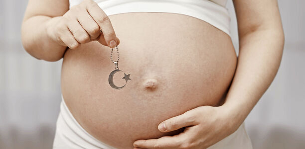 Bild zu Beratung von schwangeren Muslimas - Ramadanfasten in der Schwangerschaft?